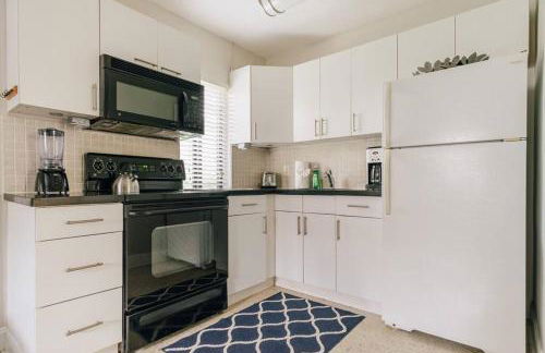 Two blocks from Beach - Walk to the water! - Foto 5