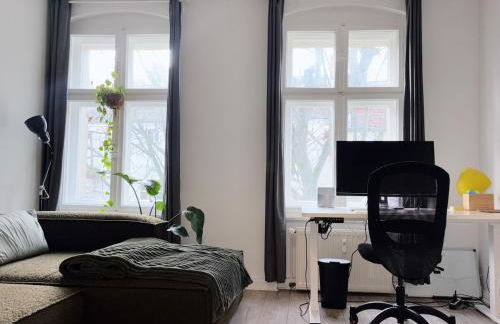 Ruhige & geräumige 2-Zimmer Wohnung in Neukölln - Foto 2