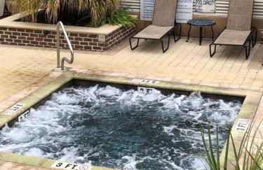 Unique 3BR, 1 of 5 Condos w/Huge Poolside Patio, Steps to Beach & Pier, Gated - Foto 48