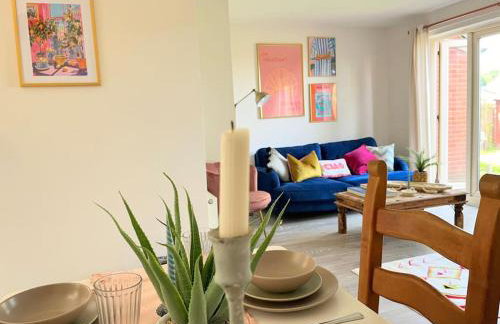 Artistic, Bright & Spacious 3 Bedroom Home - Foto 7