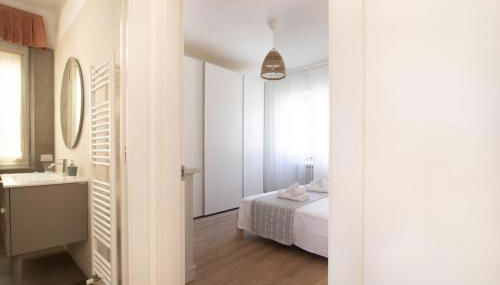 100 meters from the Sea Wi-Fi Center AC Relax Train Station - Foto 3