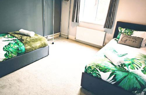 Large 3 Bedroom Home, Sleeps 7, Ideal for Families & Contractors, Long-Stay Friendly, Hosted by Clark Property Estates - Foto 9