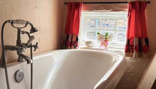 Unique Old Bakery Retreat - Photo 4