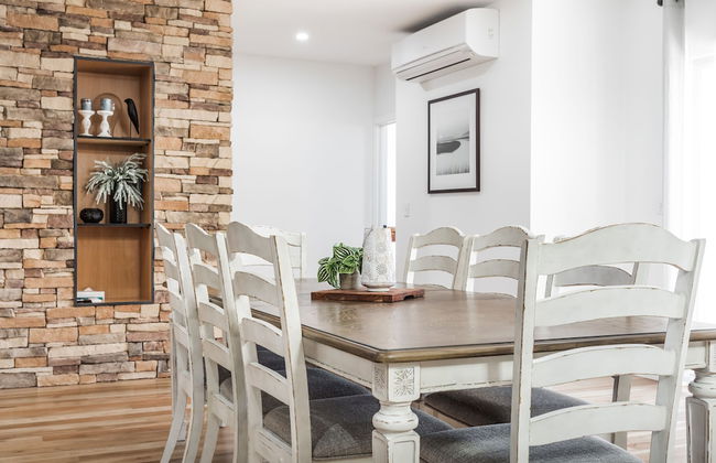 Luxe Home by the BnB Collection - Photo 6