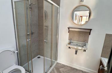 Little Tretheene - Photo 11