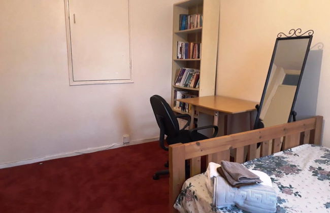 House with a garden in Arnos Grove - Foto 7