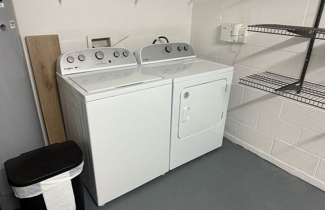 Completely Updated Villa, Private Pool, Beautiful! - Photo 20