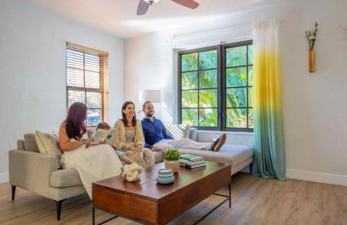 Cozy 2BR Next to Design District & Free Parking - Photo 30