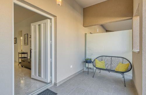 Runa with Terrace - Photo 17