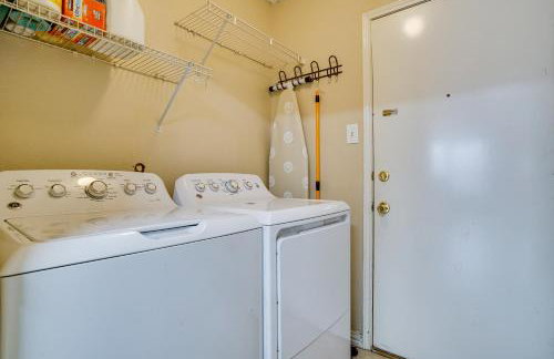 Family Getaway with Fenced Yard in Haltom City! - Foto 26