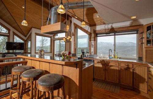 Alpine Recharge by KABINO Huge Views Hot tub Garage PS3 WiFi Loft - Foto 9