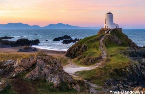 Cybi, Modern Shepherds Hut with Games Room Access - Foto 30