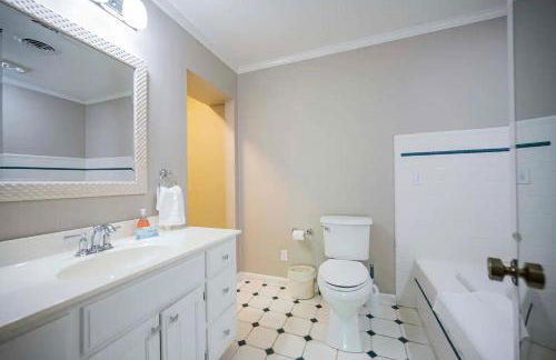 CHLChateau-Walkable to Hurricane Marina - Photo 21