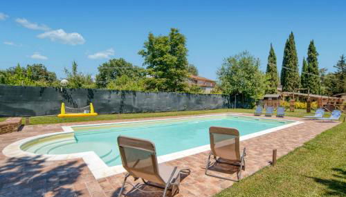 8 Bedroom Awesome Home In Arezzo - Foto 1