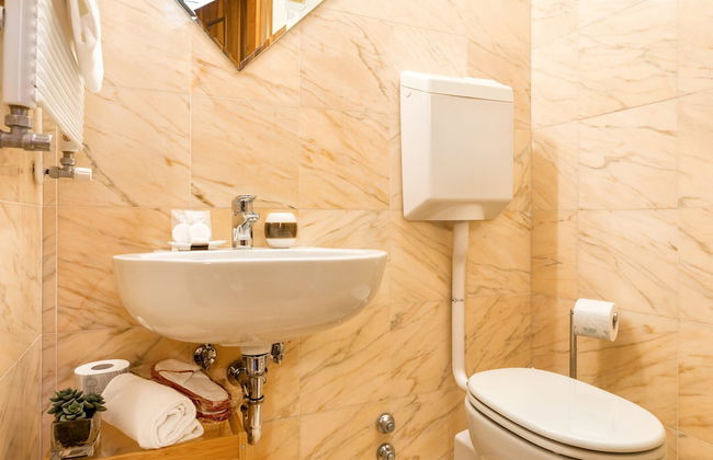 Luxury Venetian Rooms - Photo 26