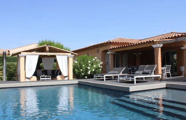 Holiday Home With Large Garden and Pool - Foto 24