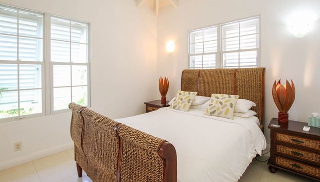 Large Townhouse with Plunge Pool, 3 mins from Beach - Turtle View 2 by BSL Rentals - Foto 4, Habitación