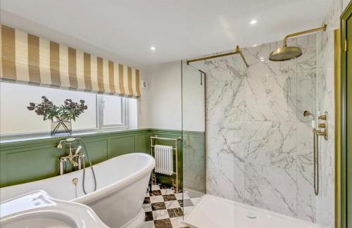 Luxury seaside home - 5 mins walk to beach - hot tub - Foto 26