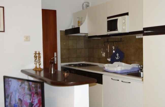 Scenic and Refined Krk Apartment With Terrace - Photo 3