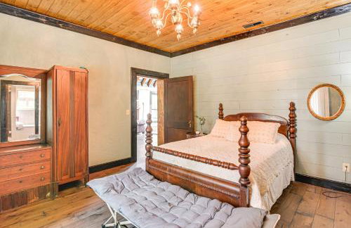 Upscale Getaway on Smith Lake with Boat Dock - Foto 13