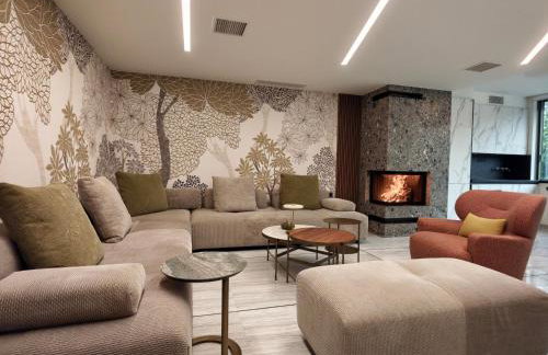 Sandy's Superior Suite - Photo 12