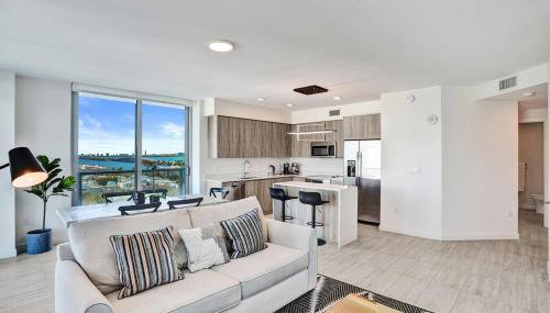 Luxury 2 Bedroom Corner Condo Walk to Design District, Infinity pool with Bay and City views, Gym, Free Parking Spot - Foto 3