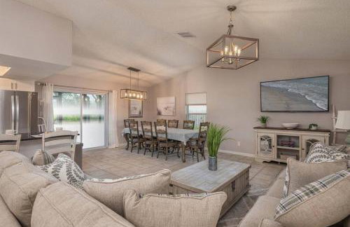 King Bed Suite, Fireside Hot Tub, Gameroom - Foto 13