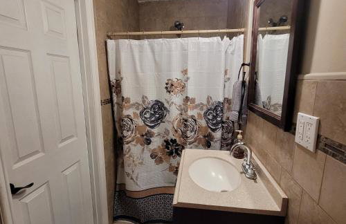 3 bedroom 2 bath home with Jacuzzi near Beverly Hills, wi-fi, Jacuzzi, Roku, BBQ, giant games family fun - Foto 21