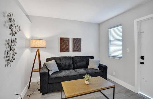 Rustic Retreats Cozy 1BR for 2 guests minutes from Las Olas - Foto 1