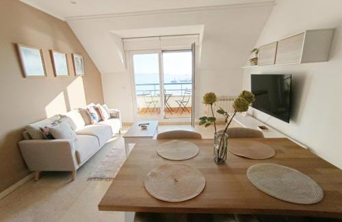 Precioso ático con vistas a pie de playa - Foto 12