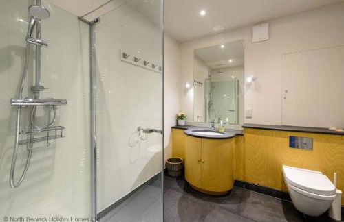 Marine House - Photo 21