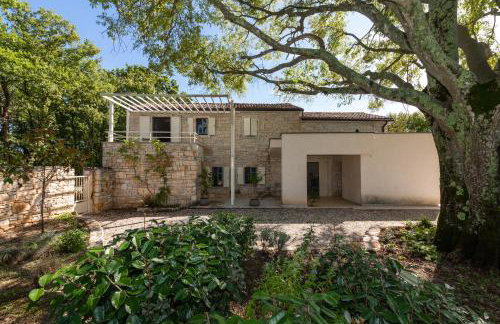 Beautiful restored farmhouse with private pool and gardens - Foto 30