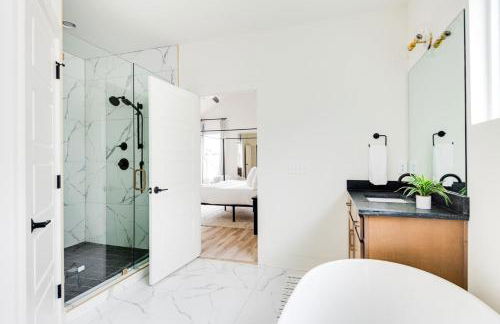 The Ashland House - Stylish Design, Backyard Oasis - Foto 36