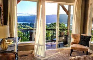 Panoramic River Views - Nature Framed in Every Window - Photo 15