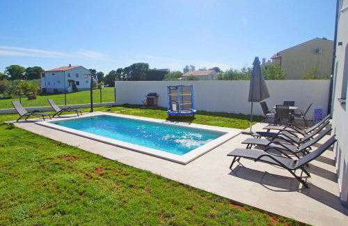 Villa with private pool in village Šišan - Foto 12