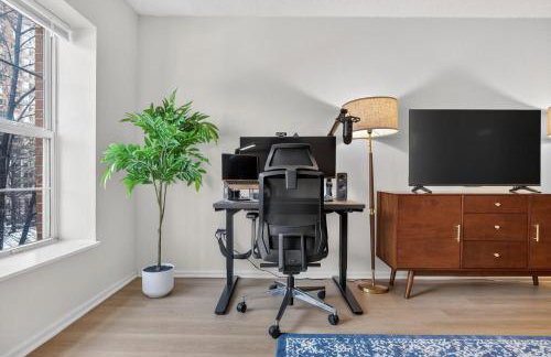 Newport 1 BR w Work Setup by Anyplace - 11747 - Foto 27