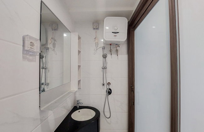 Elegant and Homey Studio at Sky House BSD Apartment - Foto 9
