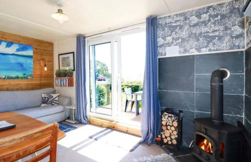 The Studio - Photo 10