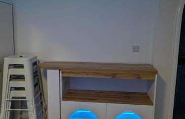 Luxury Santorini Boutique Suite with a Mediterranean Soul - 15m to Heathrow Windsor Ascot Legoland with Free Parking - Foto 23