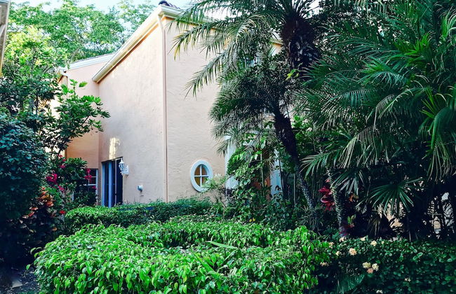 Private-Luxurious Mediterranean Villa - Photo 35