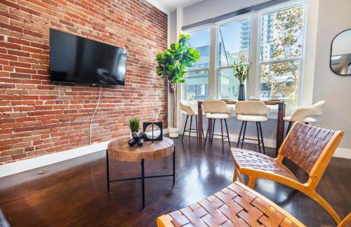 Gaslamp 2BR Upscale Queen Beds with Smart TV - Foto 16