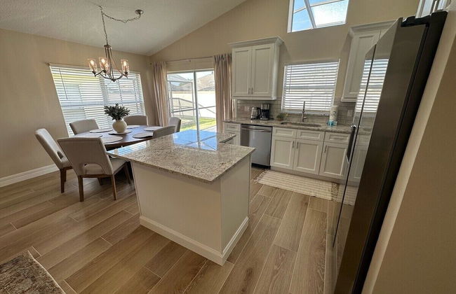 Completely Updated Villa, Private Pool, Beautiful! - Photo 8