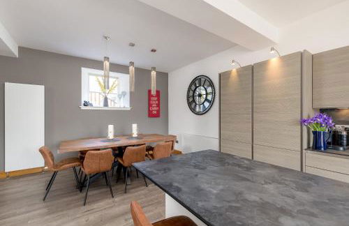 19th Century Luxury Lodge with Hot-Tub - Foto 20