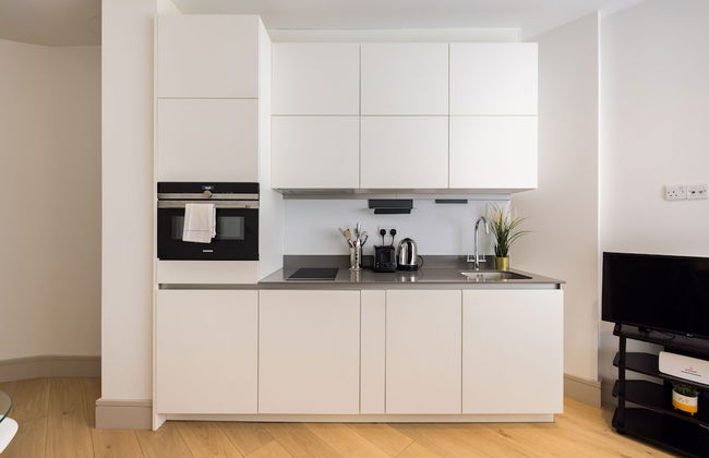 The Kingston upon Thames furnish - Foto 3