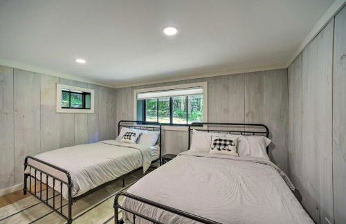 Sleek Cabin with Deck, 8 Miles to Mount Snow and Hikes - Foto 24