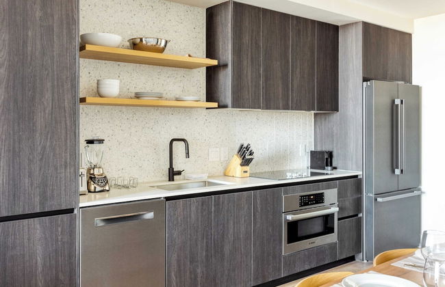 New Austin High Rise w/ Luxe Amenities Rooftop Pool, Gym, Yoga Studio & More! - Foto 11