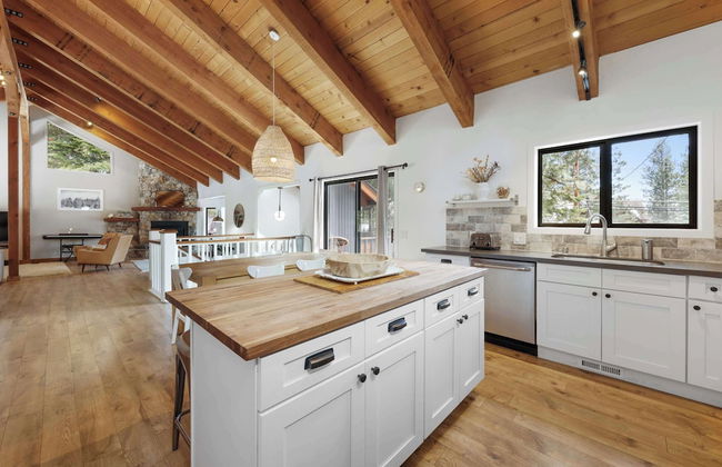 Bright & Modern Cabin Luxury Home in Carnelian Bay! - Foto 23