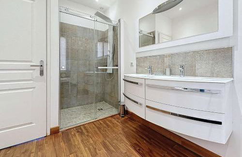 Luxury 1 bedroom Quai St Pierre 2 mins from the Palais & Croisette 269 - Photo 17