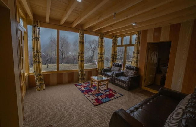 Gulbast House - Photo 2