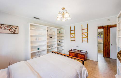 Hill country gem with private pool, deck, firepit, Ping-Pong, foosball, & WiFi - Photo 28